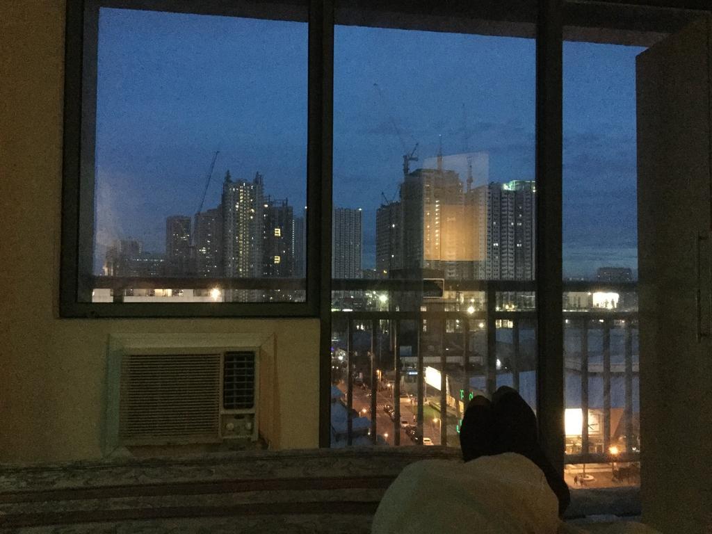 Ortigas 2 Bedroom Corner Unit With 2 Queen Across Shangrila Manila Exterior foto